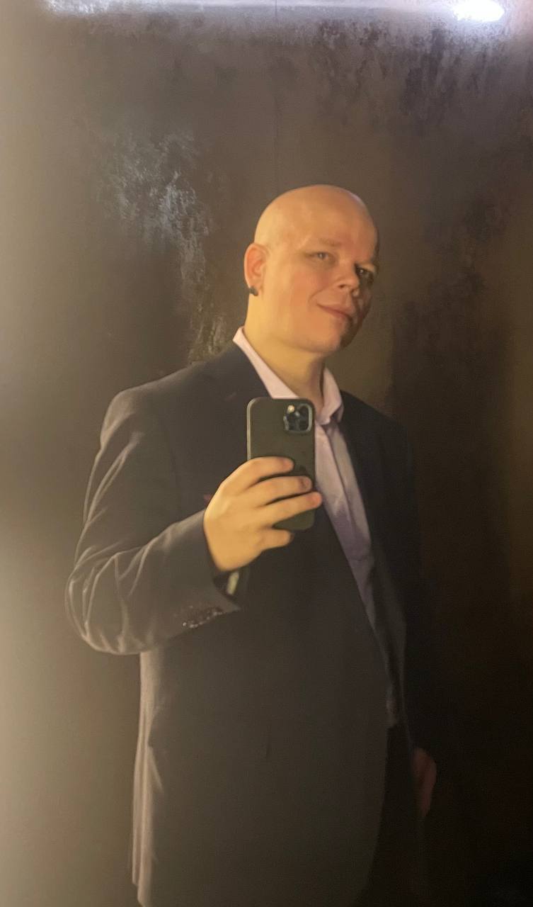 .Евгений Вахнин